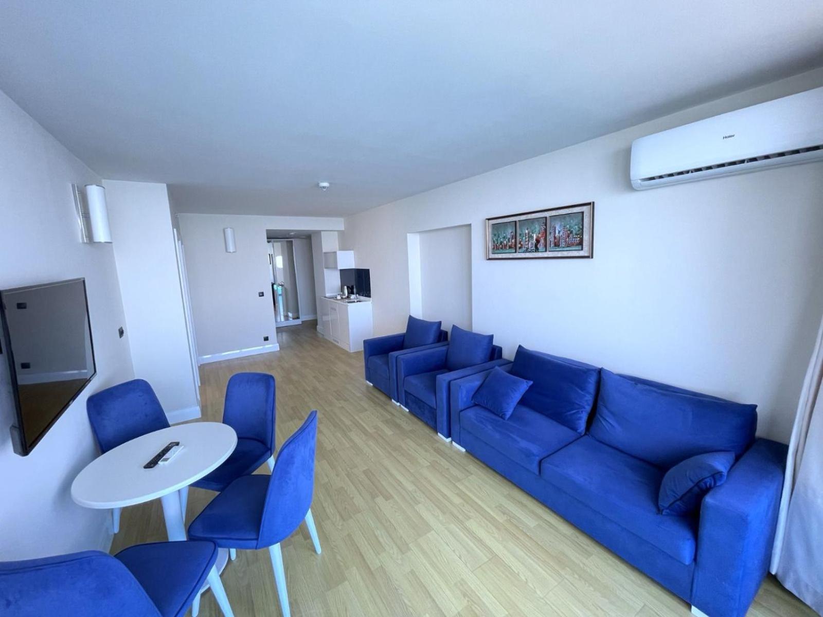 Suites Orbi City Aparthotel Батуми Екстериор снимка