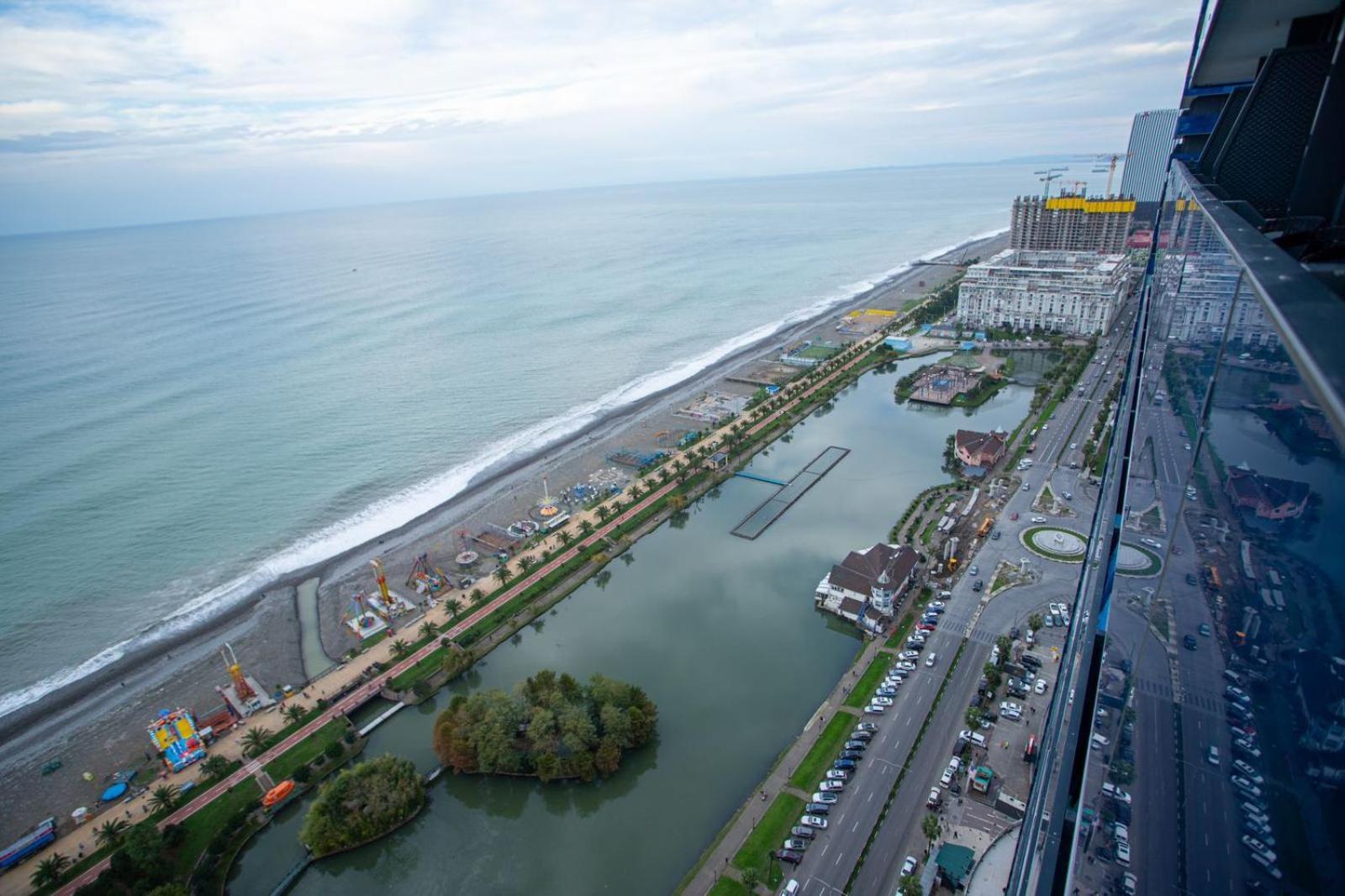 Suites Orbi City Aparthotel Батуми Екстериор снимка