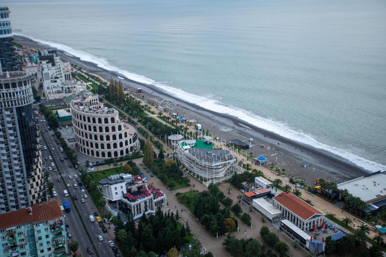 Suites Orbi City Aparthotel Батуми Екстериор снимка