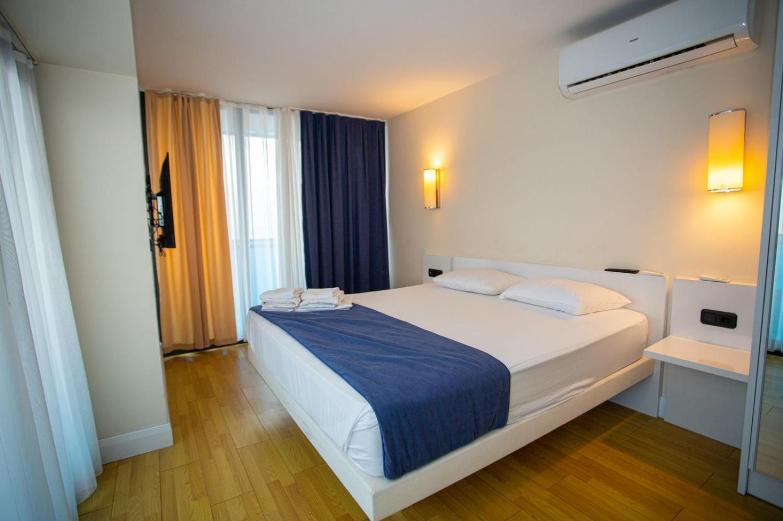 Suites Orbi City Aparthotel Батуми Екстериор снимка