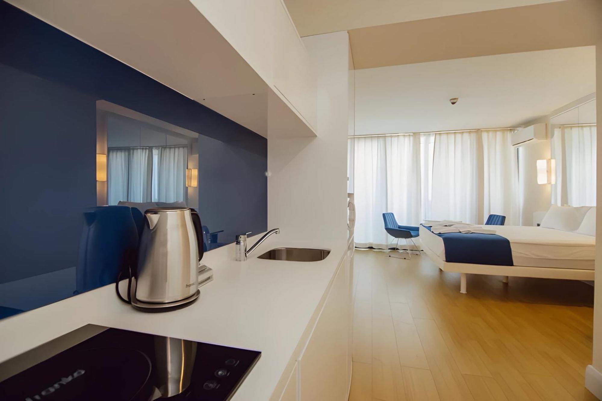 Suites Orbi City Aparthotel Батуми Екстериор снимка