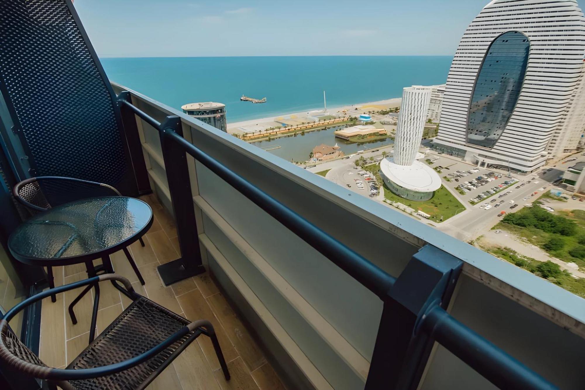 Suites Orbi City Aparthotel Батуми Екстериор снимка