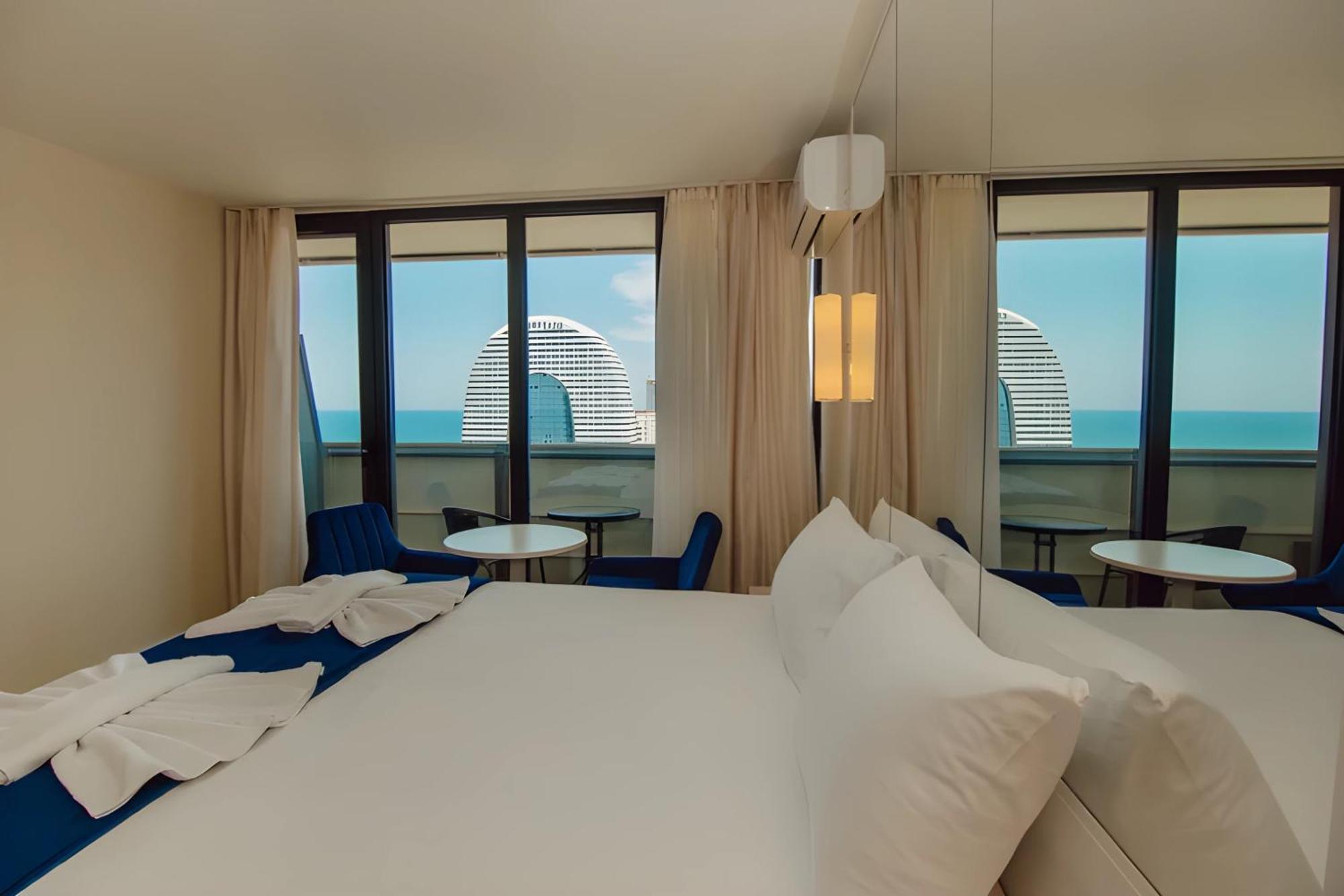 Suites Orbi City Aparthotel Батуми Екстериор снимка